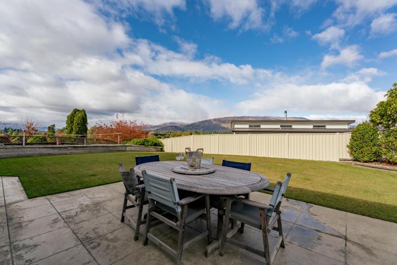 Alpine Scenery - Wanaka Holiday Home - image 18