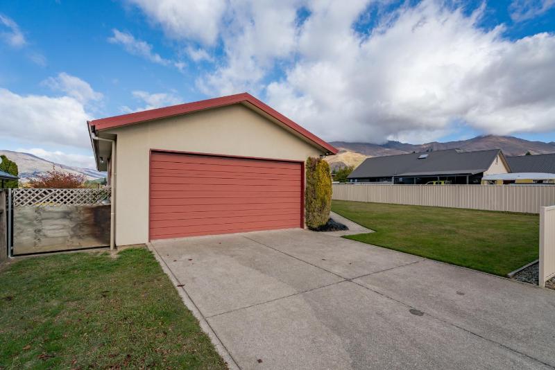 Alpine Scenery - Wanaka Holiday Home - image 19