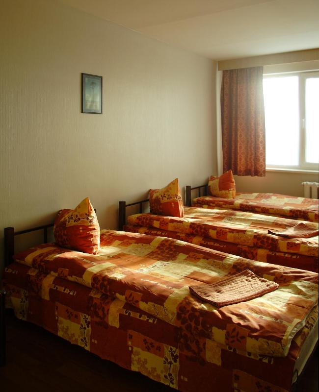 Economy Triple Room with Shared Bathroom and Toilet image 2