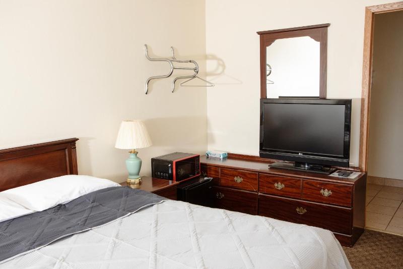 Queen Room image 3