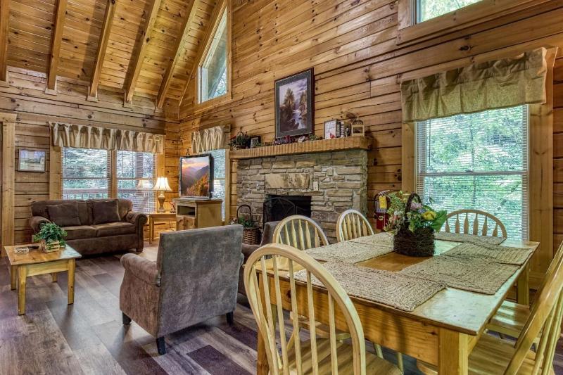 ER215 - Red Bird Haven cabin - image 31