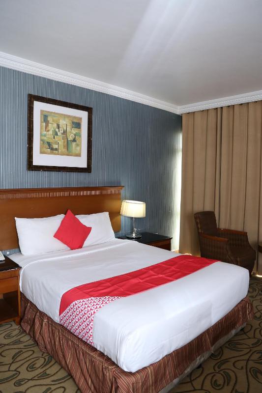 Executive Suite image 3