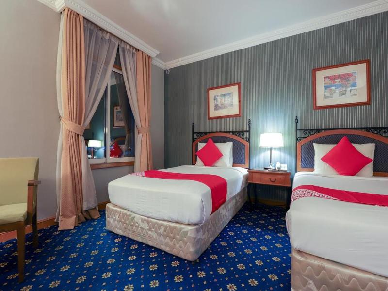 Standard Twin Room image 2