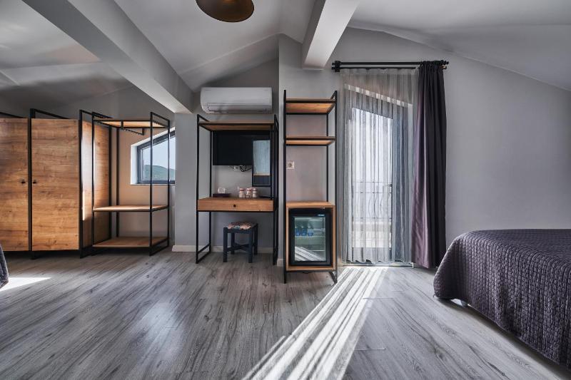 Executive Suite image 3