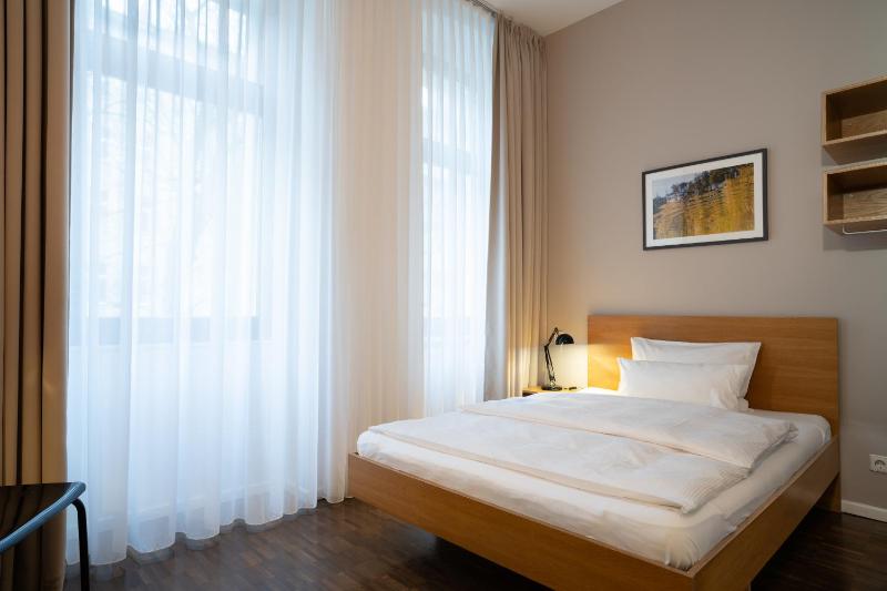 Single Room image 3