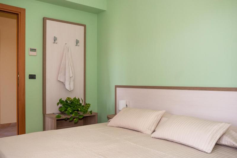 Double Room with Balcony image 1