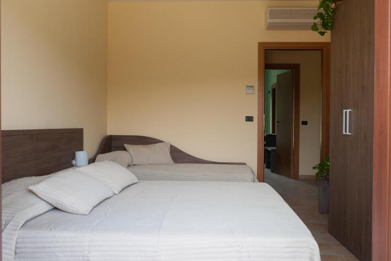 Quadruple Room with Balcony image 3