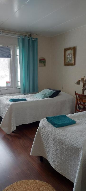 Double or Twin Room with Shared Bathroom image 4