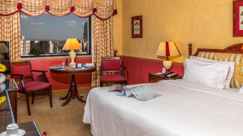 Classic Double or Twin Room image 4