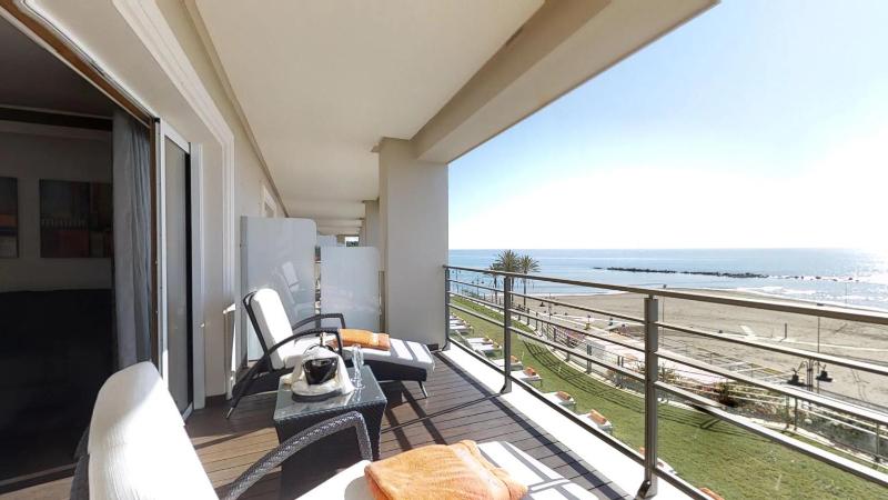 Junior Suite (2 Adults) image 3