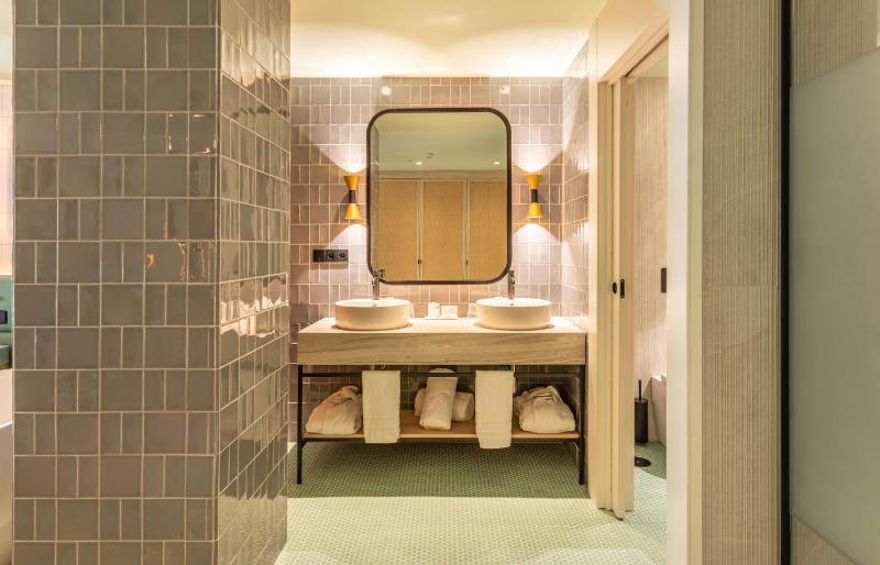 Junior Suite Deluxe image 3