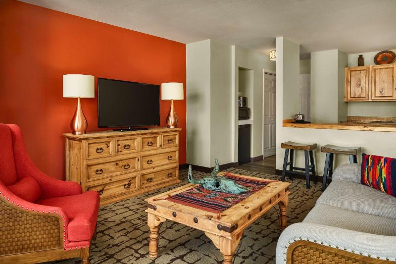 King Room image 4