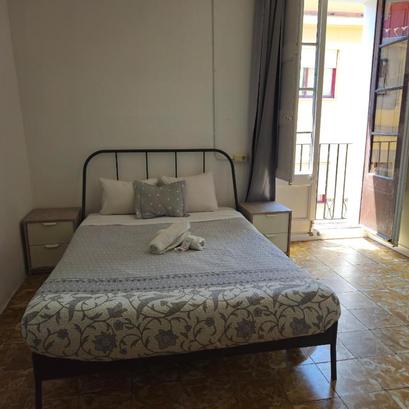 Double Room with Balcony image 4