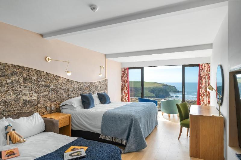 Spacious Sea View Double/Twin image 3