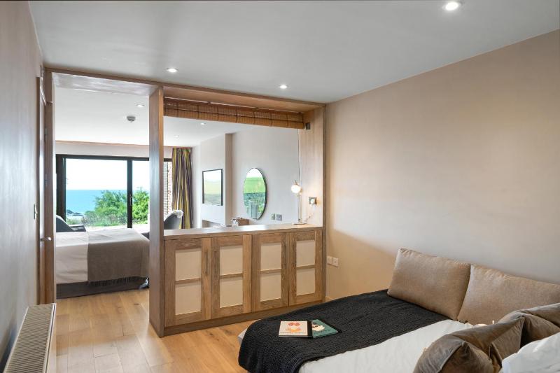Meadow Sea View Villa image 4