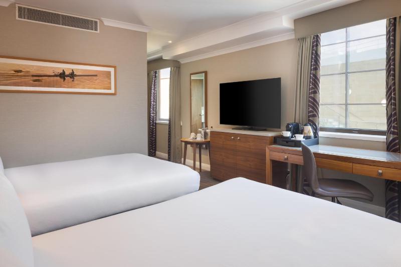 Double Room with Two Double Beds image 3