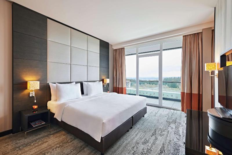 Deluxe Junior Suite image 4