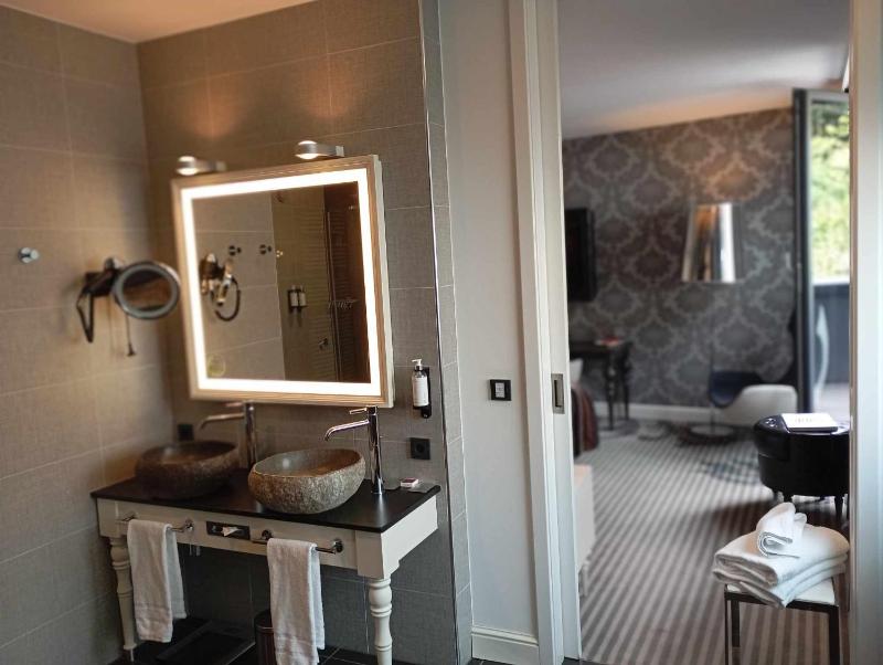 Suite with Balcony image 3