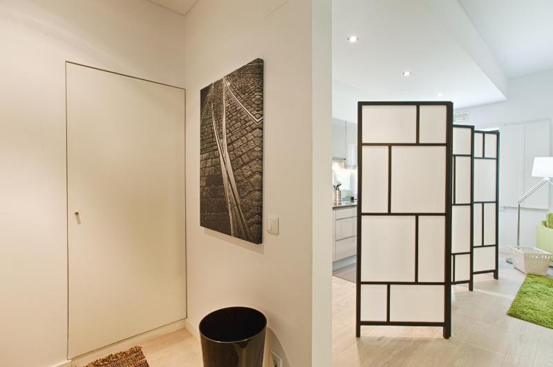 One-Bedroom Apartment image 2