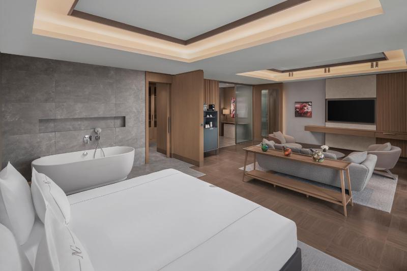 Honeymoon Suite Room image 1