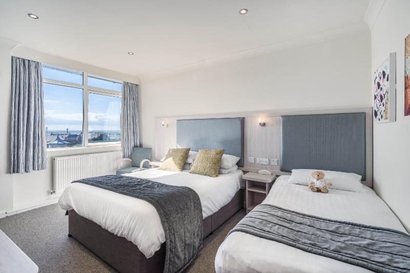 Family Room with Sea View image 1