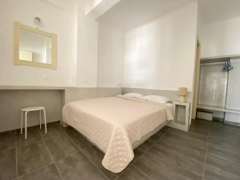 Standard Quadruple Room image 4
