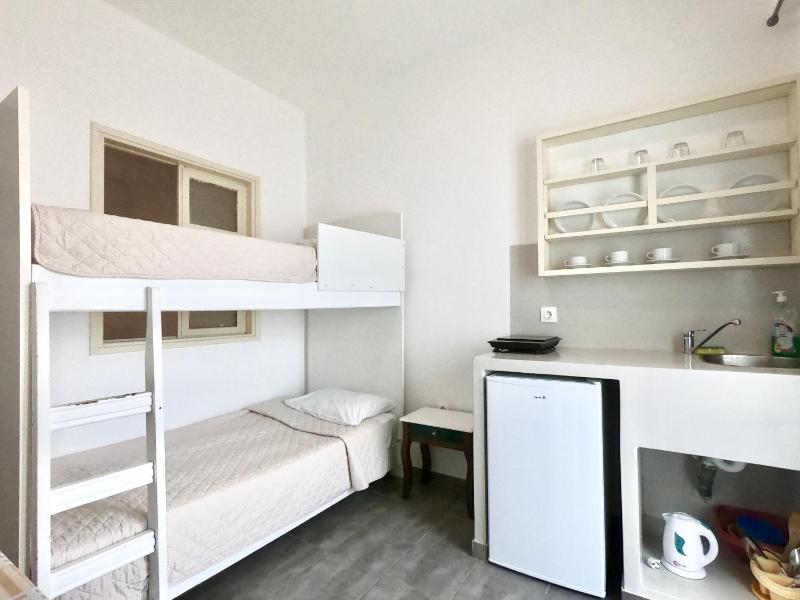 Standard Quadruple Room image 3