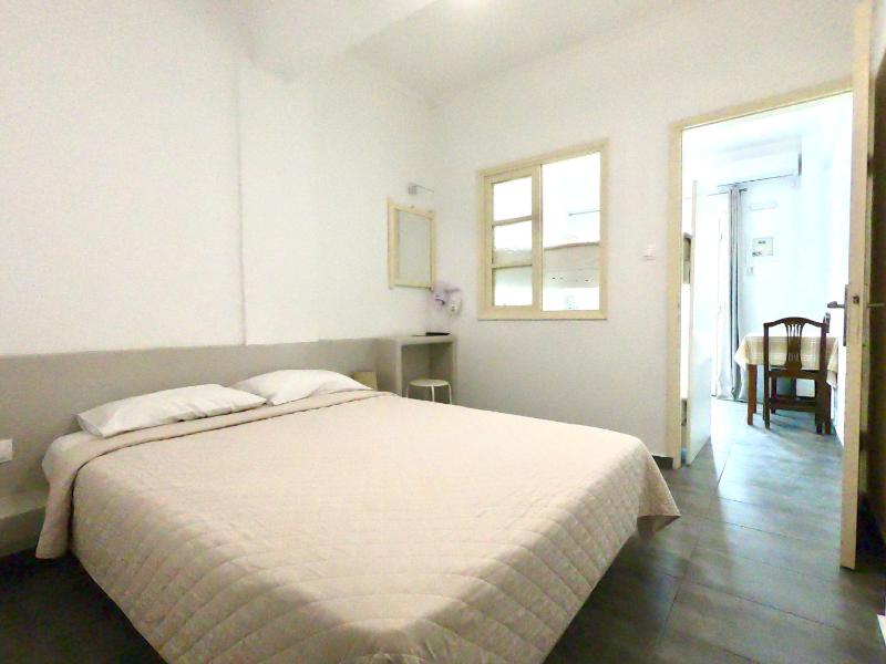 Standard Quadruple Room image 1