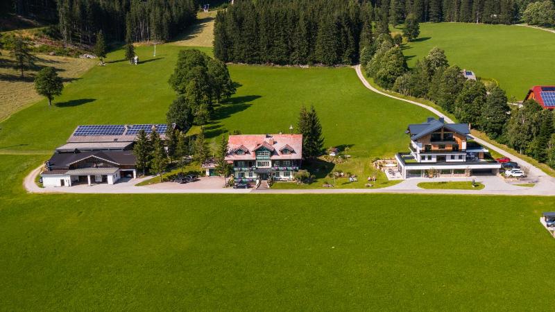 One-Bedroom Apartment with Balcony [A1] image 4