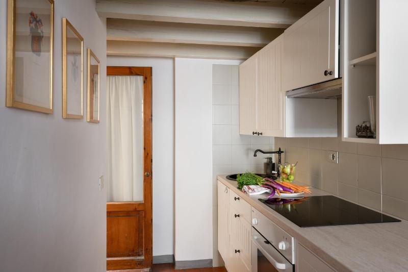 Large 2 Bedroom Apartment,Terrace and Sofa Bed - Duplex image 3