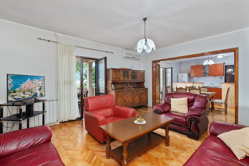 Apartment Vladimir - image 8