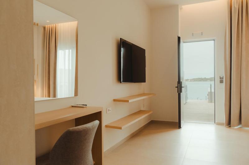Limanaki Hotel - image 36