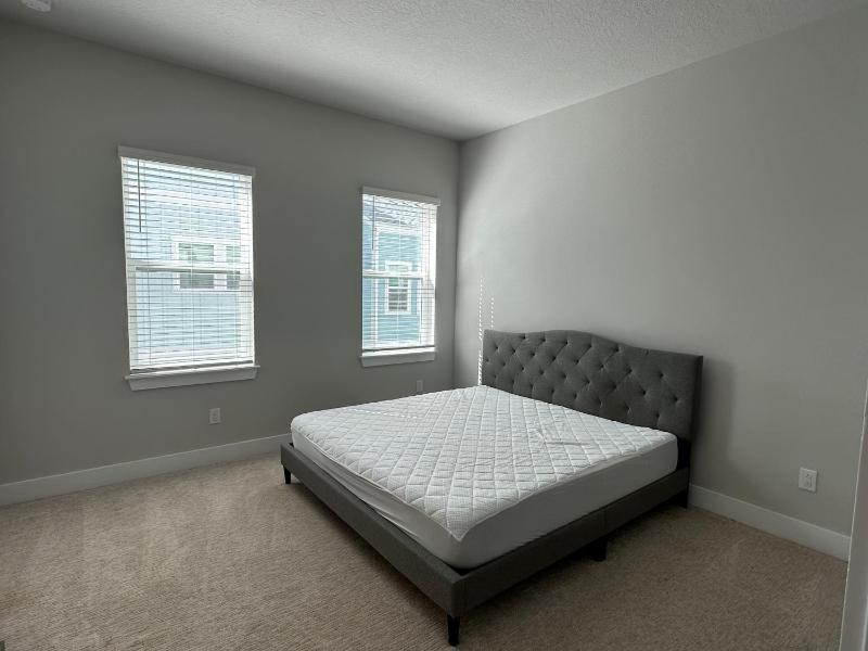 Luxurious Three-story Townhouse In Payne Park Village - image 5