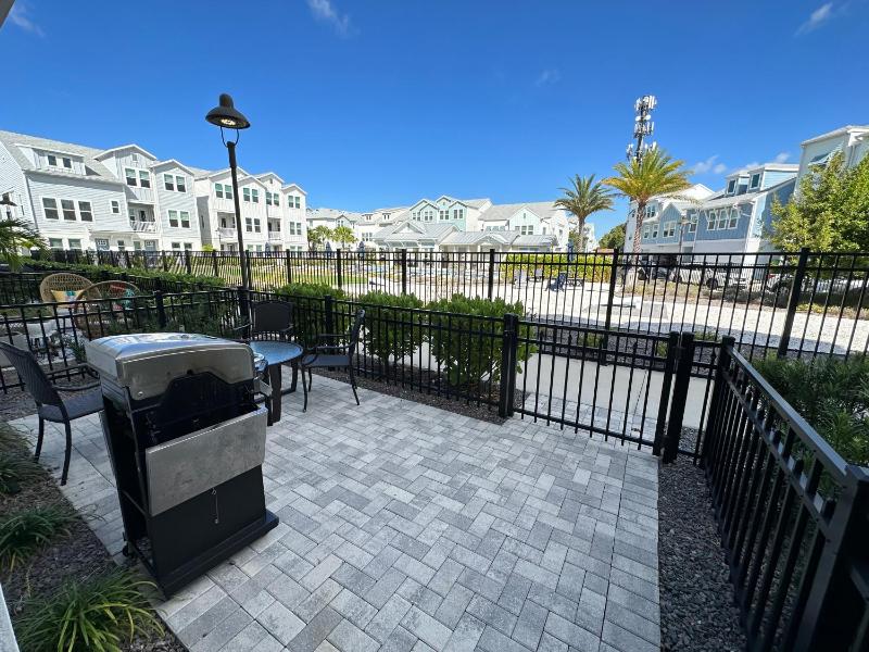 Luxurious Three-story Townhouse In Payne Park Village - image 8