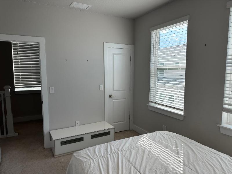 Luxurious Three-story Townhouse In Payne Park Village - image 19