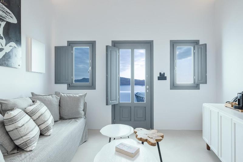 The Sailor's Maisonette with Caldera View image 1