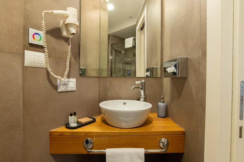 Superior Single Room image 4