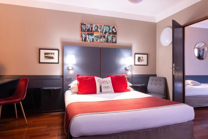 Double Room image 4