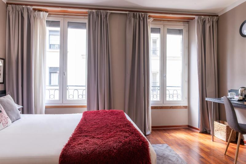 Double Room image 1