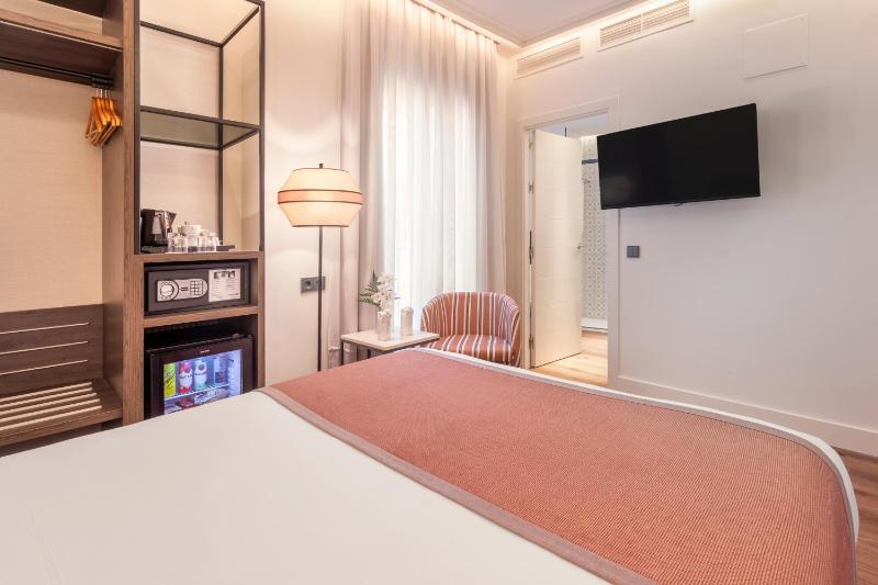 Single Room image 3