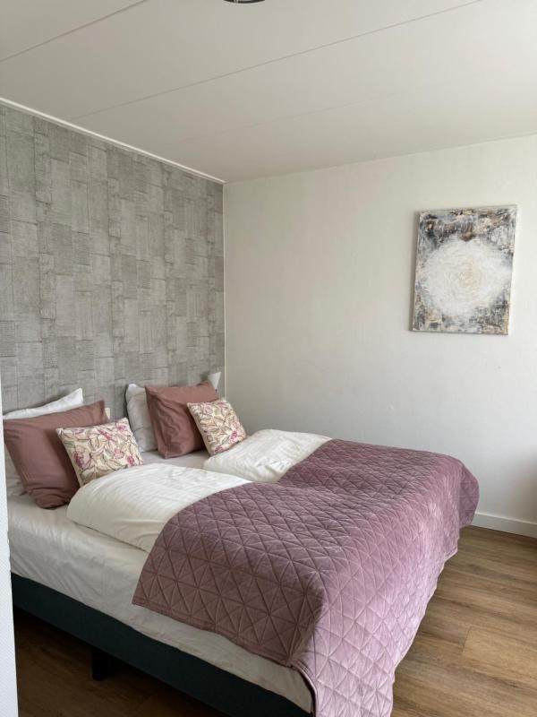 Standard Twin Room image 2