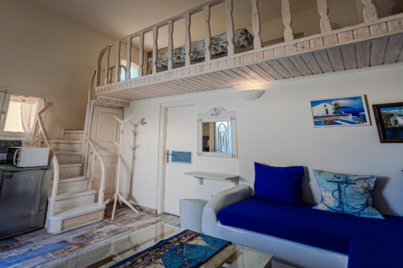 Studio Apartment image 2