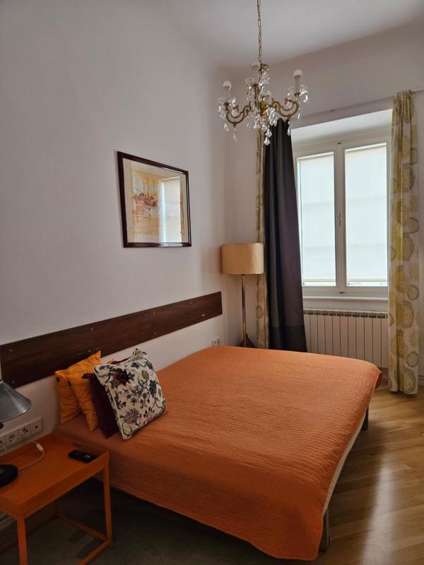 Comfort One-Bedroom Apartment image 3