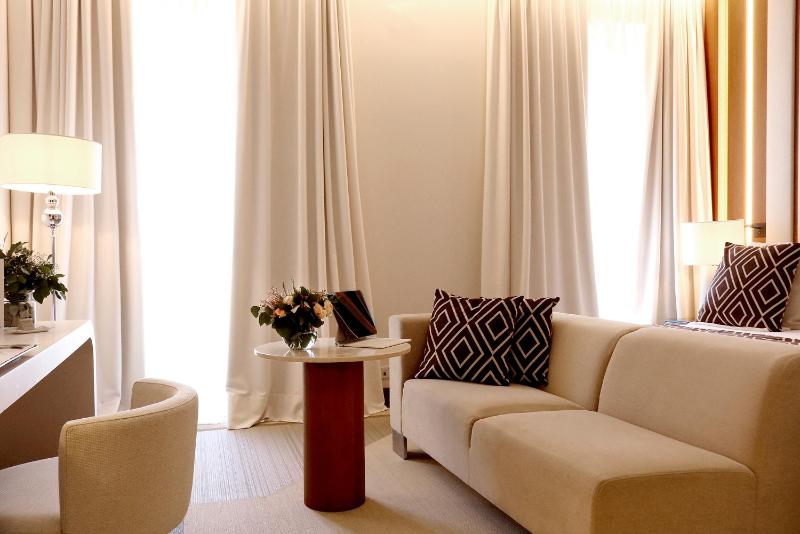 Double Room with Balcony image 3