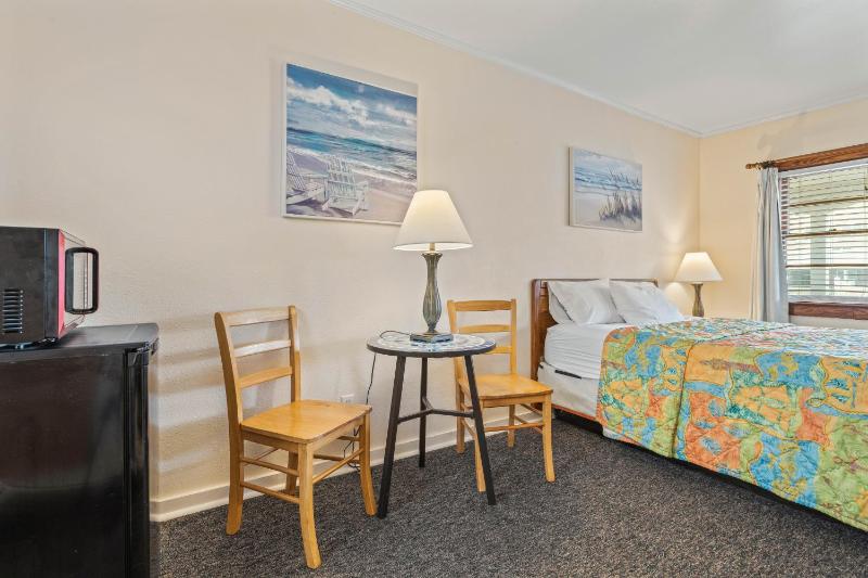 Double Room -Street View - No Pets Allowed image 2