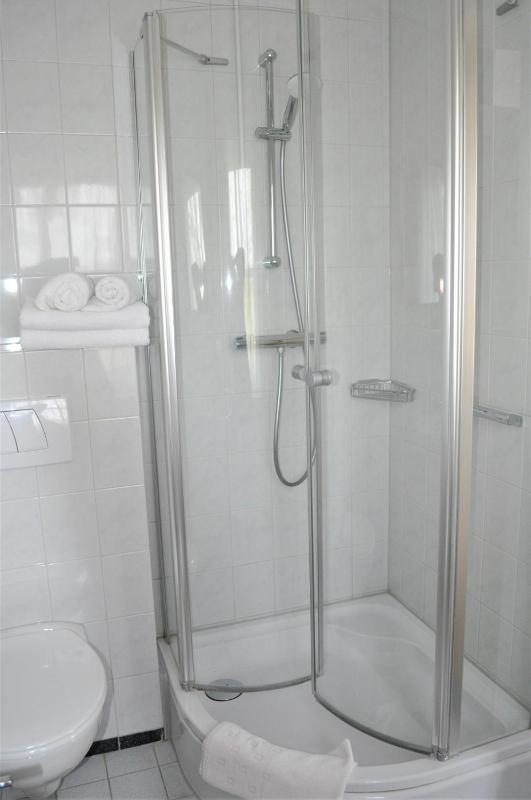 Large Twin Room image 2