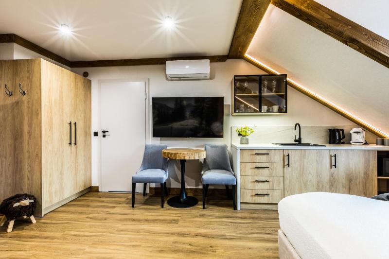 Deluxe Apartment image 2