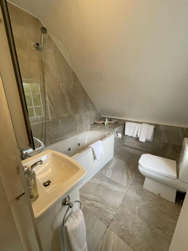 Shandon Bells Guest House - image 3