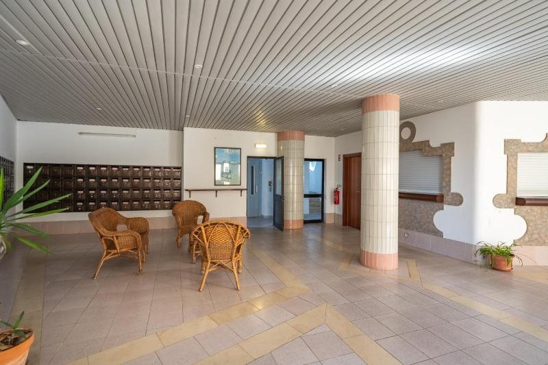 Apartment with Sea View image 3