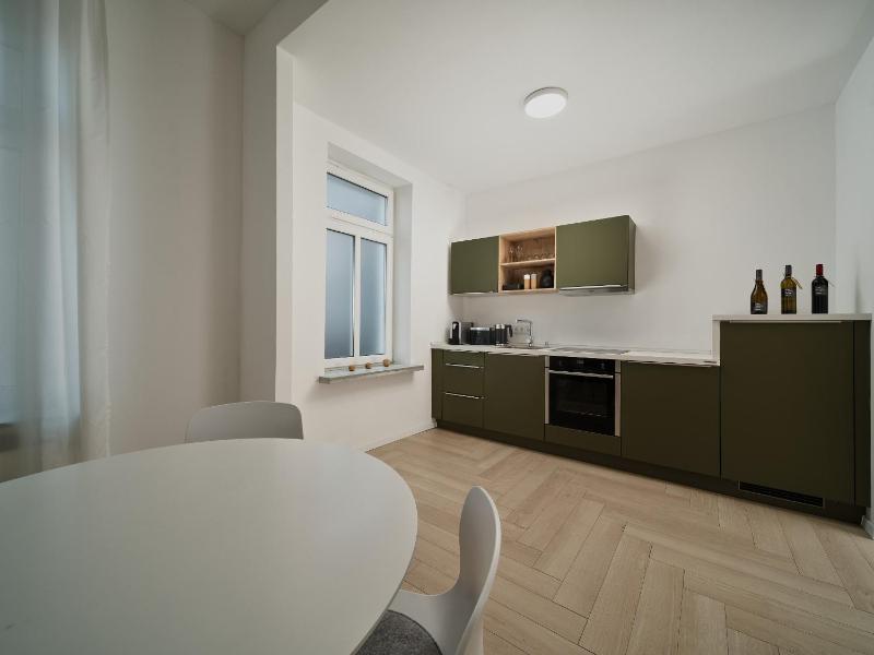 One-Bedroom Apartment image 3